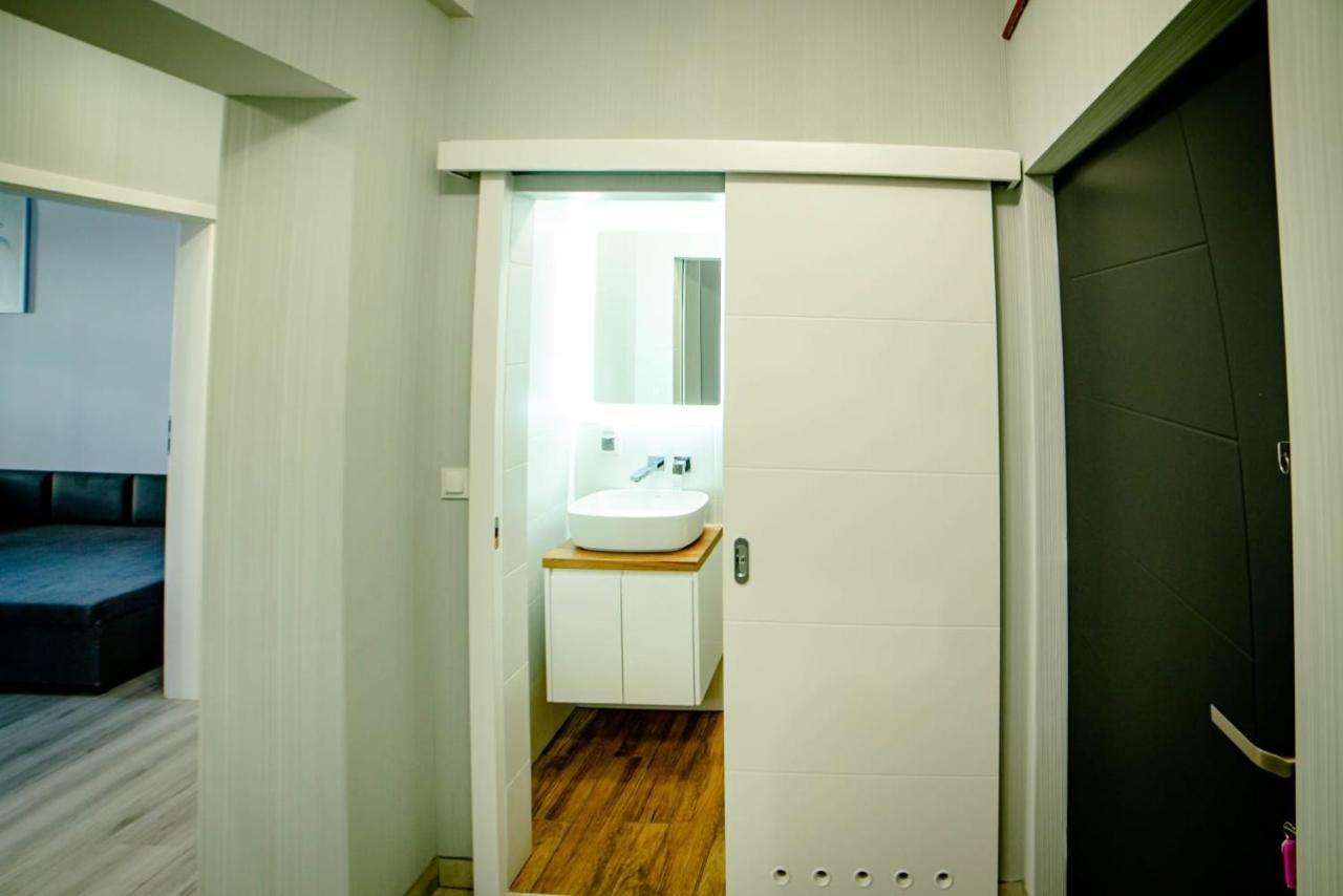 Lofty Apartamenty Namyslow I מראה חיצוני תמונה