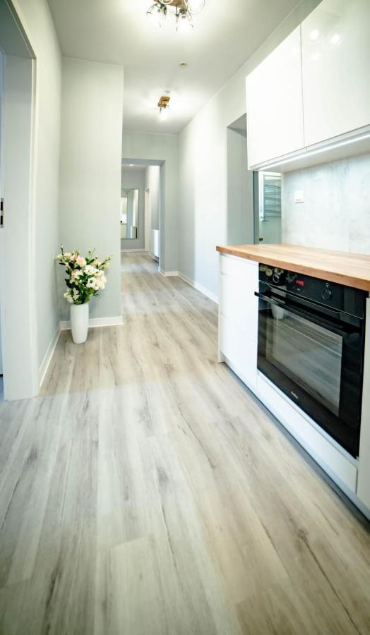 Lofty Apartamenty Namyslow I מראה חיצוני תמונה